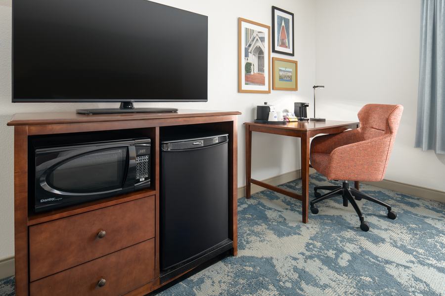 Guest room media and work area