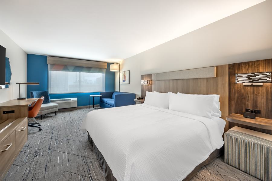 Accessible king guest room
